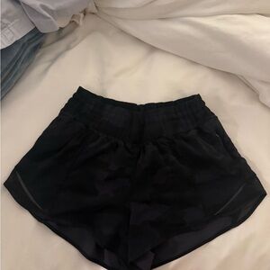 Lululemon hotty hot short